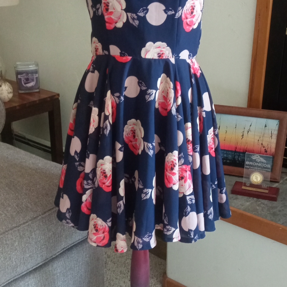 Floral pattern blue dress great condition - Picture 6 of 6